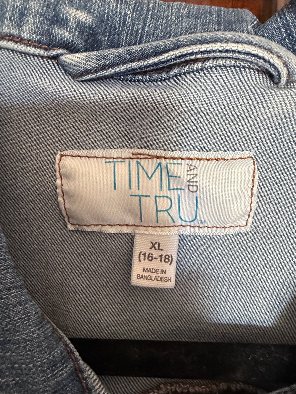 Time and Tru Light Blue Denim Jacket with Button Front - Picture 2 of 5